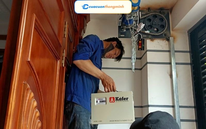 Hướng Dẫn Cách Lắp Lưu Điện Cửa Cuốn Chi Tiết