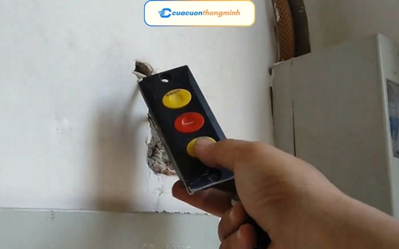 Cách Lắp Nút Bấm Cửa Cuốn Nguyên Bản